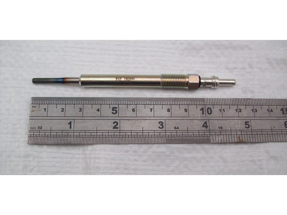 Bujía incandescente Vauxhall Astra Corsa NGK X4 genuina Y9004AS Foto 3 de 4