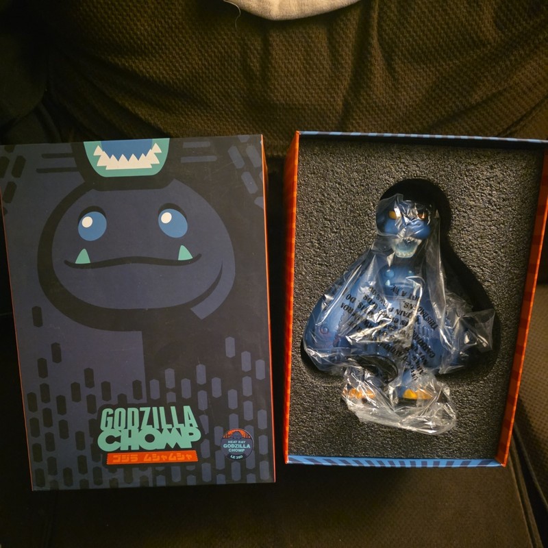 Abominable Toys Godzilla Heat Ray Chomp LE 191/350 Piece NYCC Debut