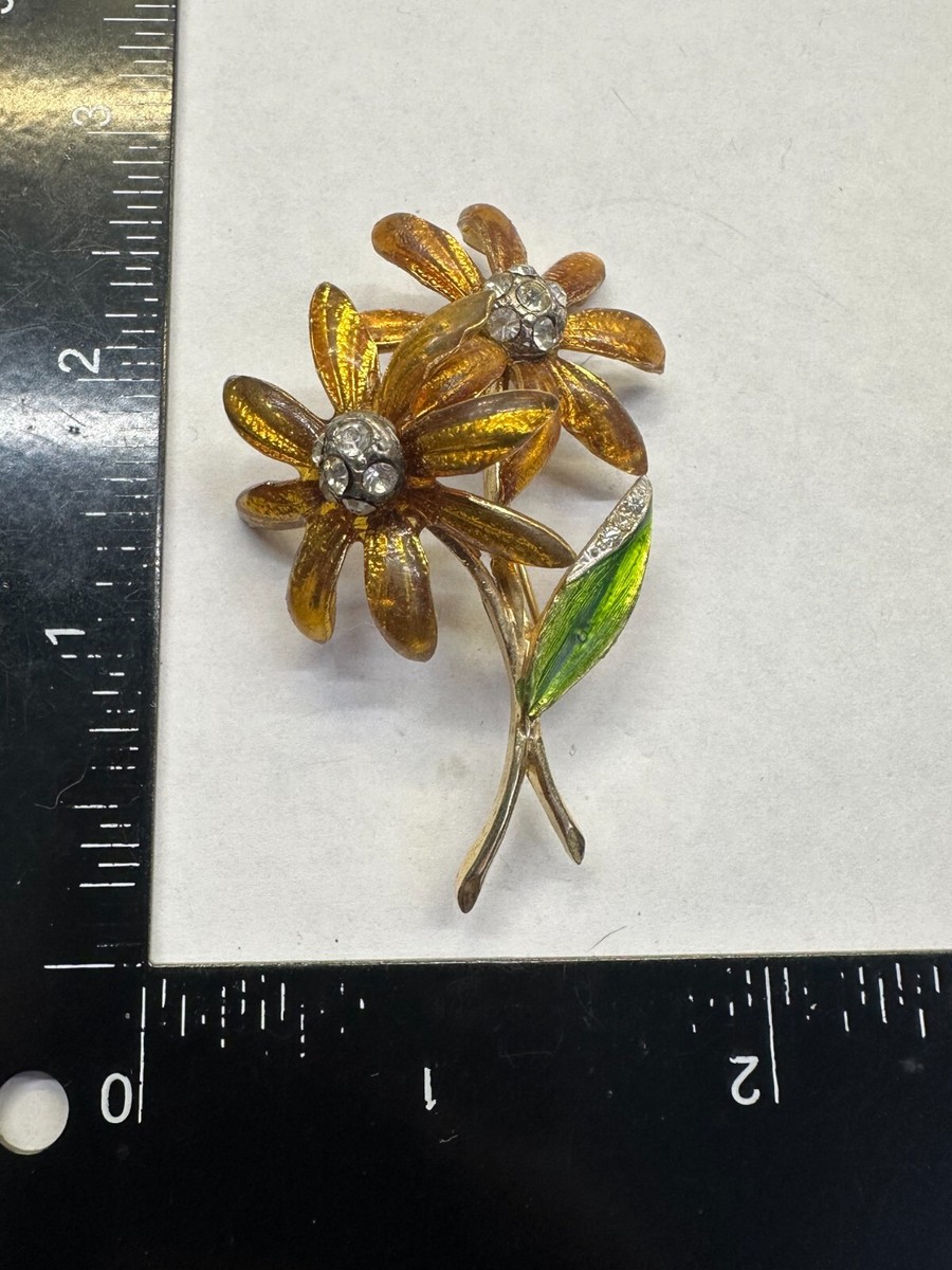 Flower Bouquet Daisies Clear Rhinestone Enamel Vintage Pin Brooch