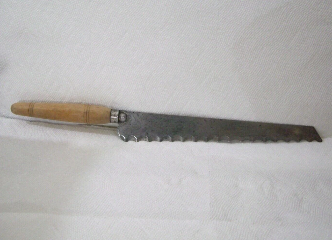 Vintage Bakery Kitchen BREAD Slicing Serrated KNIFE Board L.F.C. UNIVERSAL