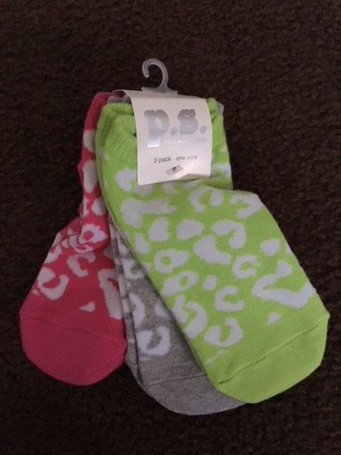 p.s. Aeropostale kid - 3 pack socks - NEW - one size
