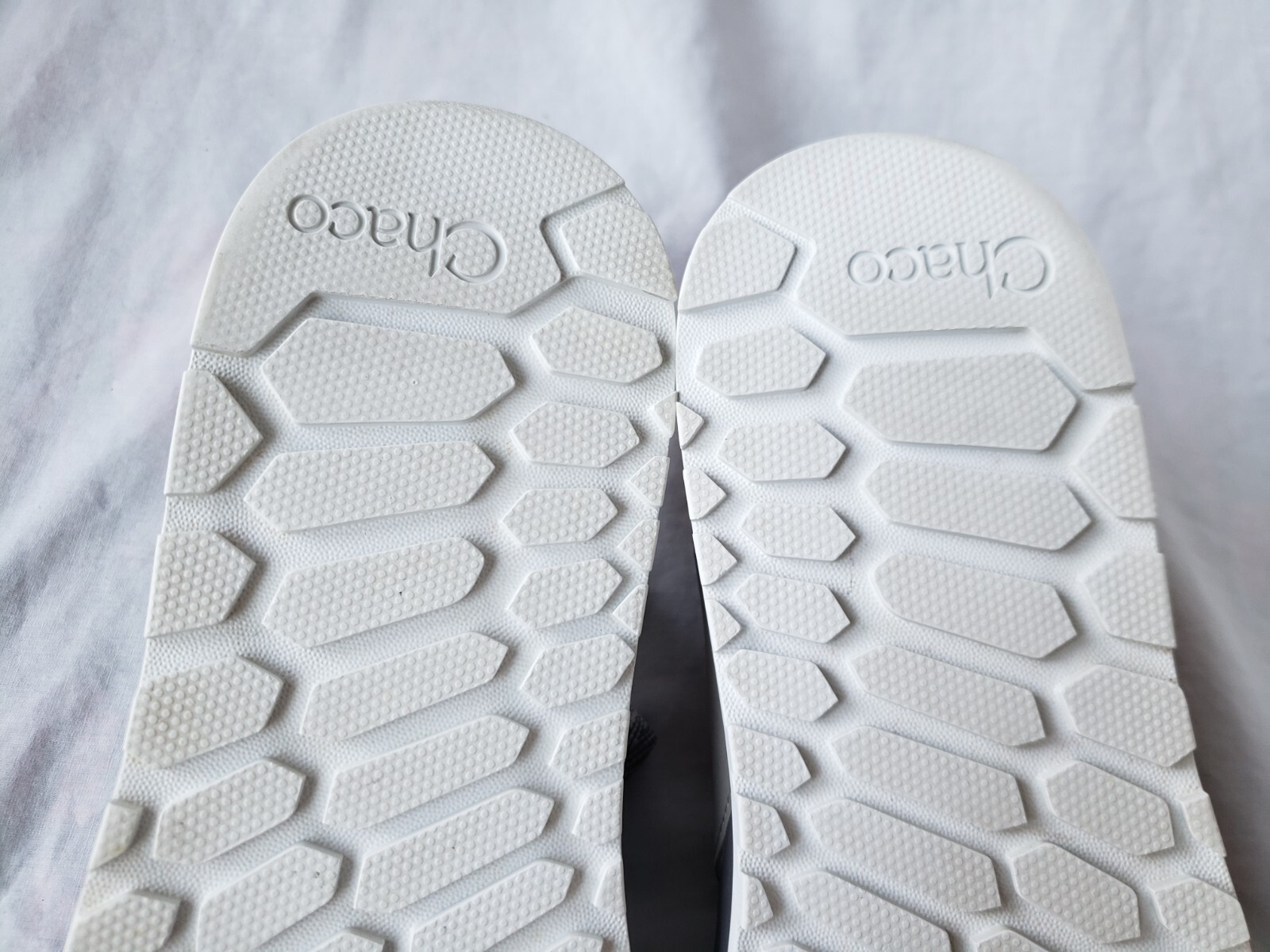 CHACO LOWDOWN GRAY WHITE CHEVRON PATTERN TOE HIKI… - image 11