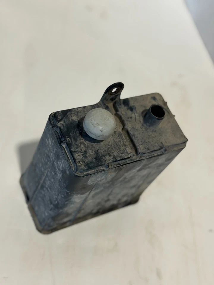 Ford F150 1996 F250 F350 351 W compartimento del motor bote de carbón usado OEM Foto 4 de 4