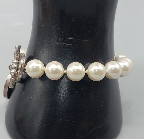 Ralph Lauren Faux Pearl Bracelet Vintage Dangling RLL Charm SZ 6.5 9.7mm White - Picture 5 of 9