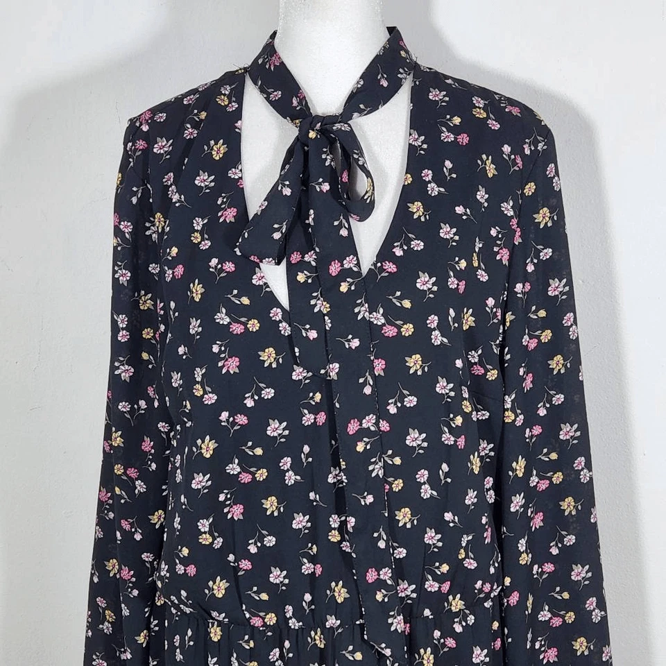 Mini Vestido H&M Dividido Negro Floral con Corbata en el Cuello Talla 14 Vestido de Invitada de Boda Foto 2 de 4