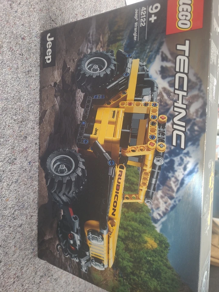 LEGO Technic 42122 Jeep Wrangler, photo 1 of 3