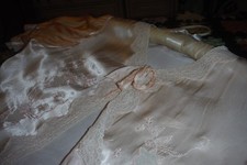 VINTAGE 1920S SATIN BED JACKET W/LACE AND ENBROIDERY MED SZ BEAUTIFUL CONDITION
