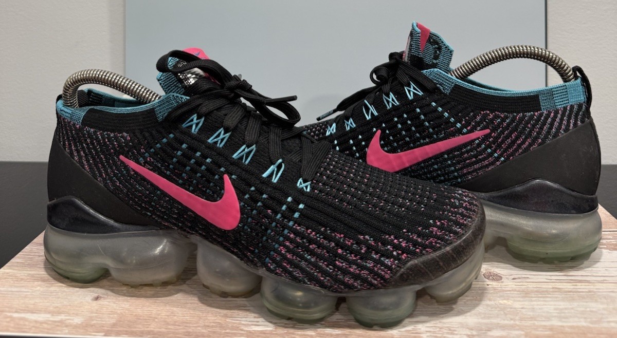 vapormax black blue pink