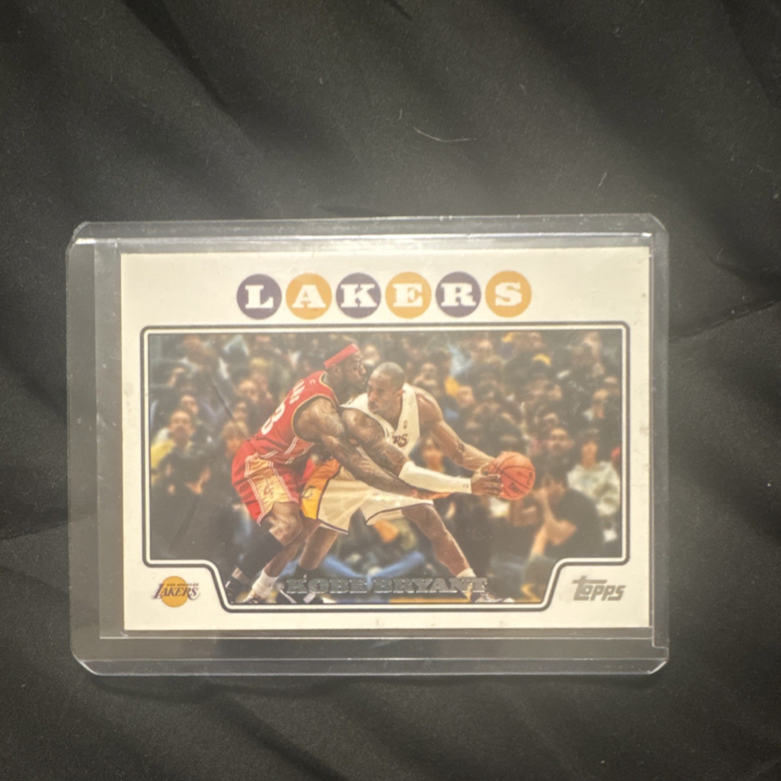 Topps 2008-09 Kobe Bryant LeBron James #24 Lakers Cavaliers Basketball Card