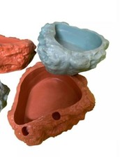 Heavyweight reptile dishes 4 pack great for Crested Geckos , Tarantulas etc
