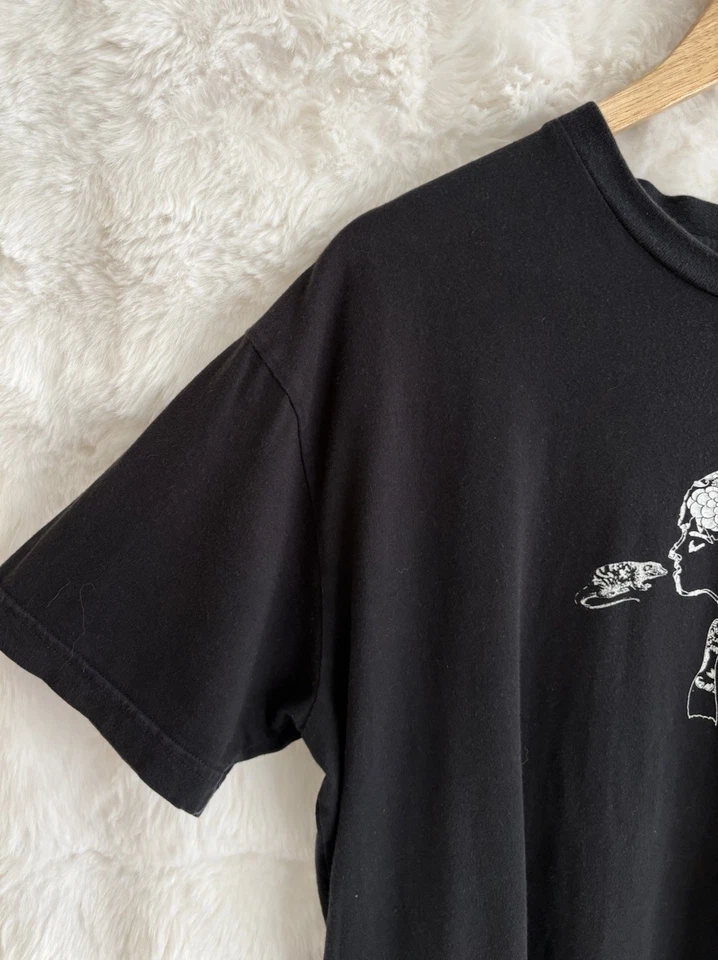 Camiseta ALPHA 60 Negra Estampada De Colección Frontal Talla XL Foto 2 de 4