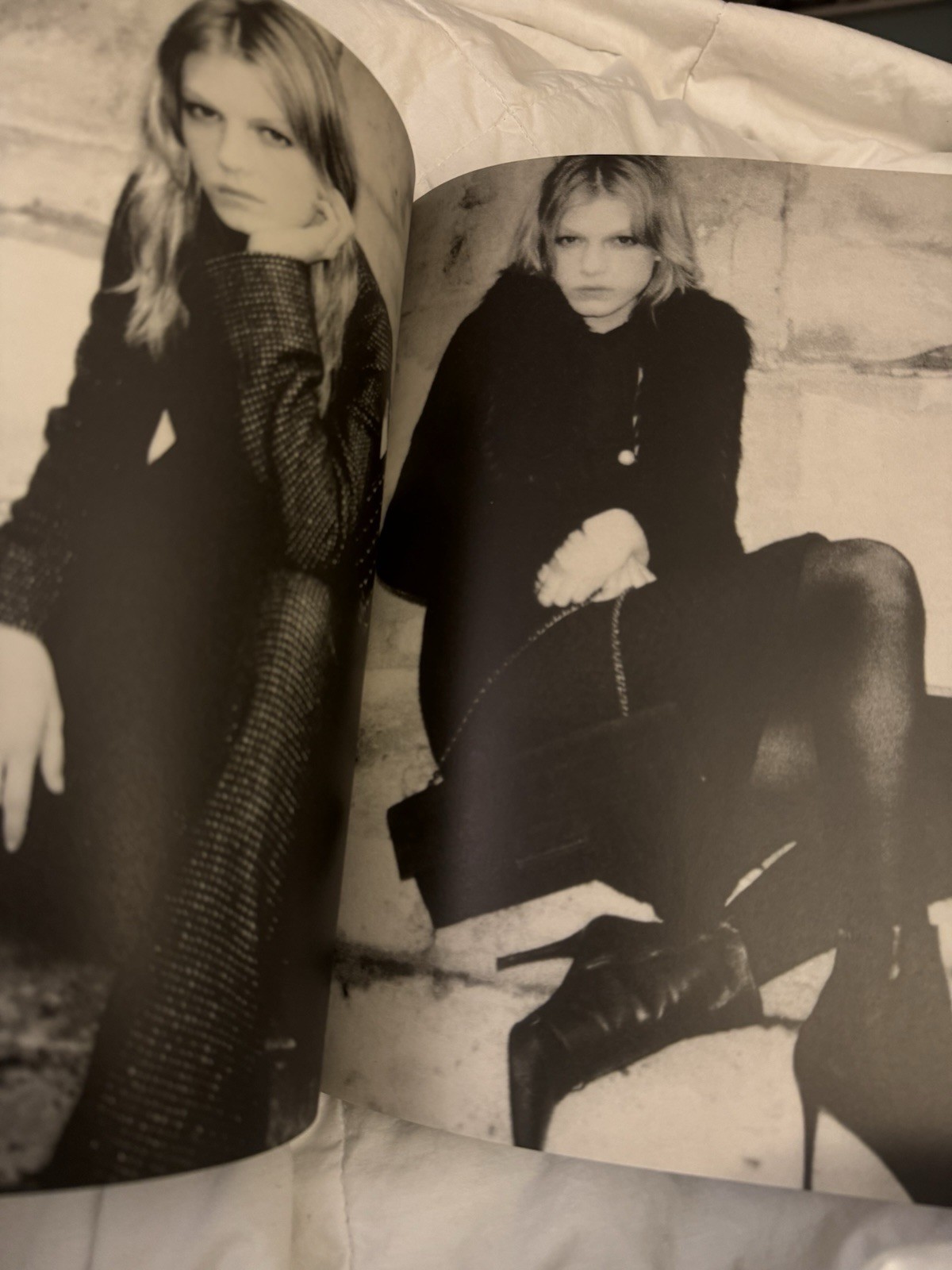 Chanel Lookbook Fall/Winter 2000 model Angela Lindvall Karl Lagerfeld thumbnail 16