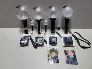 BTS 公式ペンライト Official Light Stick ver.４ Amazon.co.jp: BTS - 公式 ペンライト Ver.4 アミボム OFFICIAL