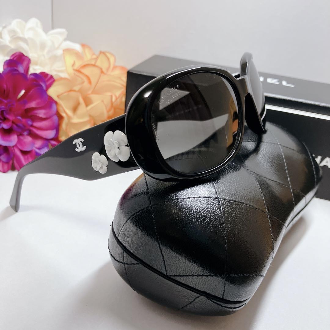 CHANEL Camellia Coco 5113-A Black Sunglasses with Case