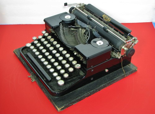 ANTIQUE 1920's P31267 ROYAL P PORTABLE TYPEWRITER WITH WOOD CASE & RIBBON BLACK - Picture 13 of 18