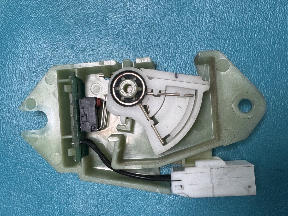 はち Fuel Injector 4HK1 6HK1 0950000660 8982843930 for Hitachi