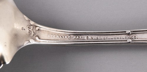 Antique Apollo Pattern by Knowles and Mount Vernon Sterling Silver Cracker Scoop - Picture 8 of 9