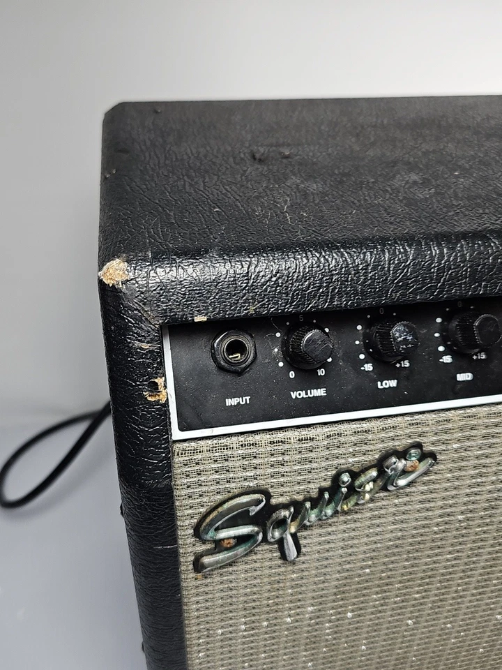 Squier by Fender BP-15 Bass Amplifier - Image 3 of 4