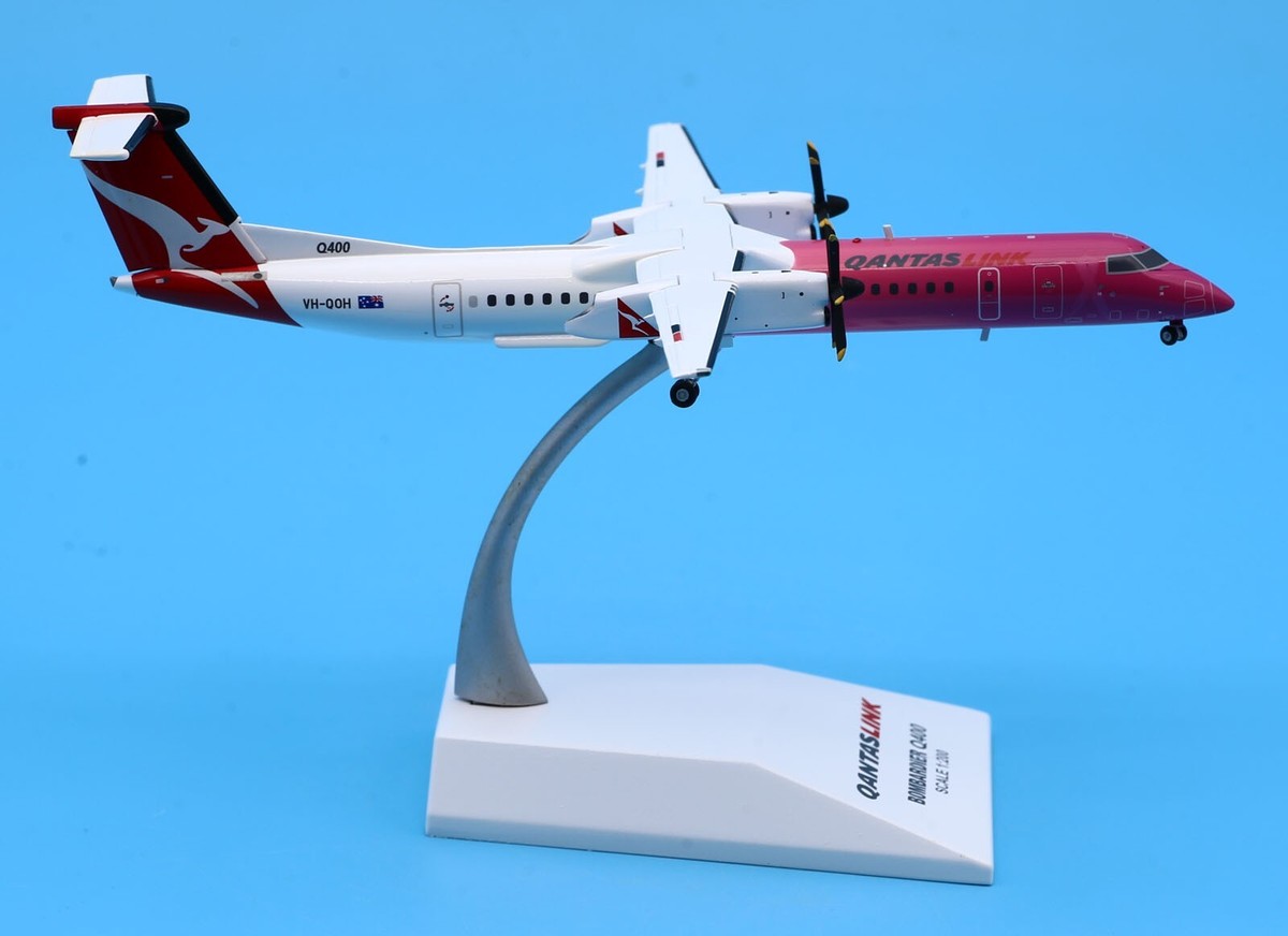 JC Wings 1:200 QantasLink Bombardier Dash8-Q400 Diecast JC Wings 1:200 QantasLink Bombardier Dash8-Q400 Diecast