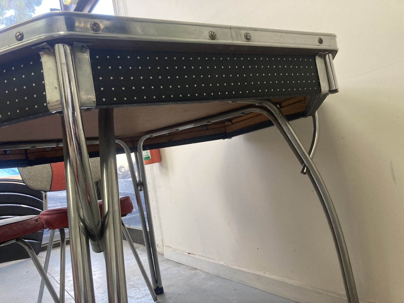 VINTAGE RETRO ANTIQUE LAMINEX KITCHEN DINING TABLE AND CHAIRS VINYL CHROME READ eBay