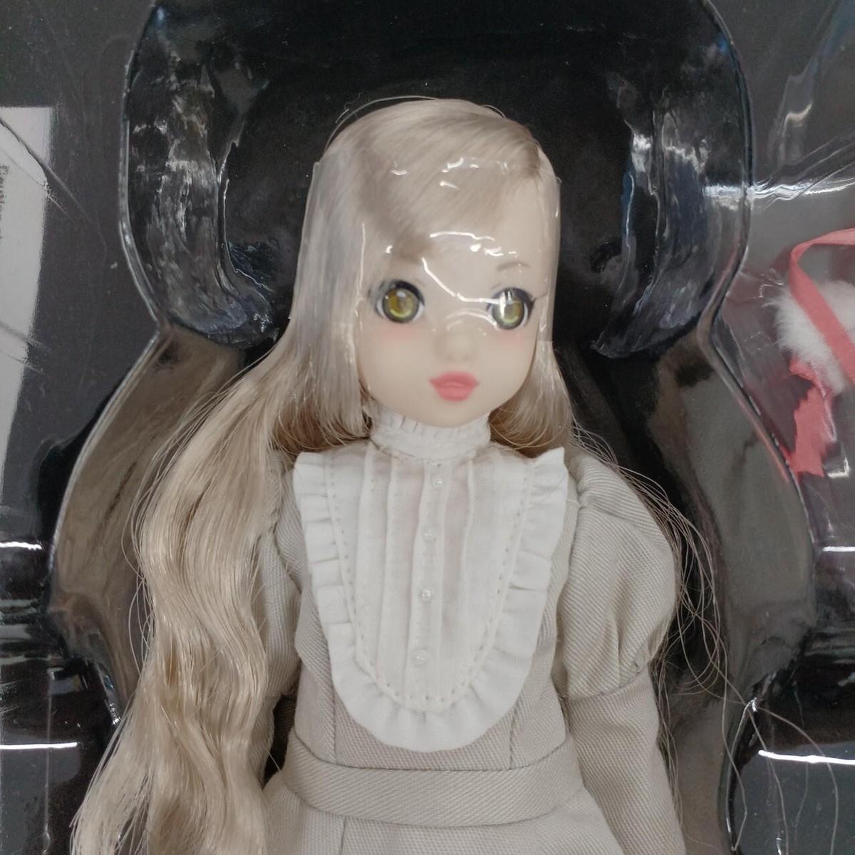 Pet WORKS Ruruko Doll ‐ GRAY CAT ‐ USED NO SHOES with BOX Pet WORKS Ruruko Doll ‐ GRAY CAT ‐ USED NO SHOES with BOX