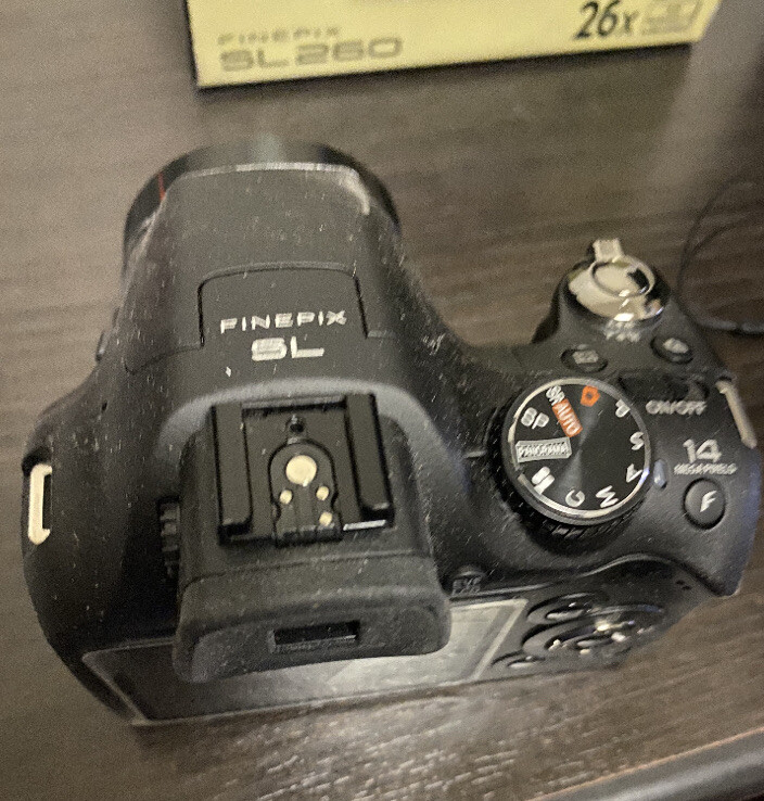 Fujifilm FinePix SL260 14MP BLACK 26X Optical Zoom24mm Wide Fujifilm FinePix SL260 14MP BLACK 26X Optical Zoom24mm Wide