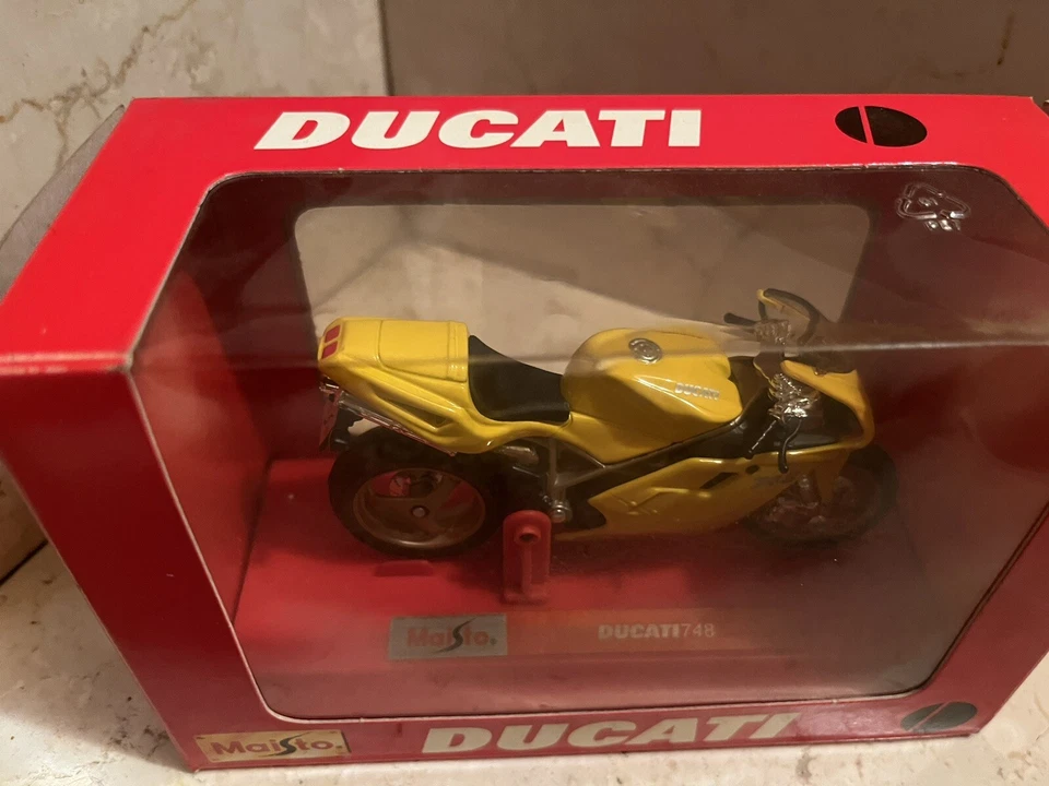 Ducati 748  -  Jaune - Maisto 1:18 - Comme Neuf ! - Photo 4/4