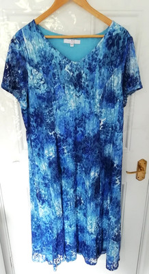 Julipa 22 Maxikleid zweifarbig blau weiß Spitze stretchig lang gefüttert kurze Ärmel
