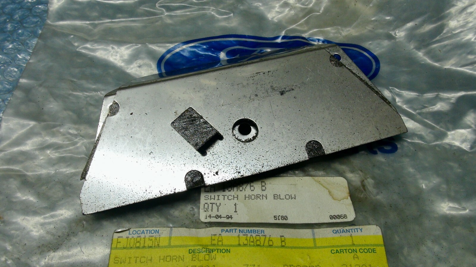 EA FALCON GENUINE FORD NOS STEERING WHEEL HORN SWITCH ASSY eBay