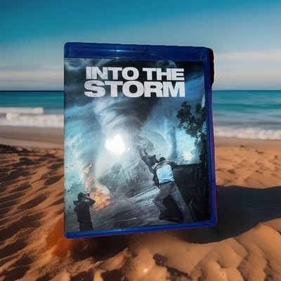 Into the Storm (Blu-ray, 2014) EUC!