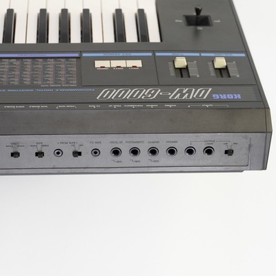 Korg DW-6000 6-Voice Synthesizer Keyboard w/ Gig Bag – Vintage