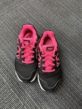 Chaussures Nike Downshifter 6 pointure 11,5 enfant fille noir rose vif