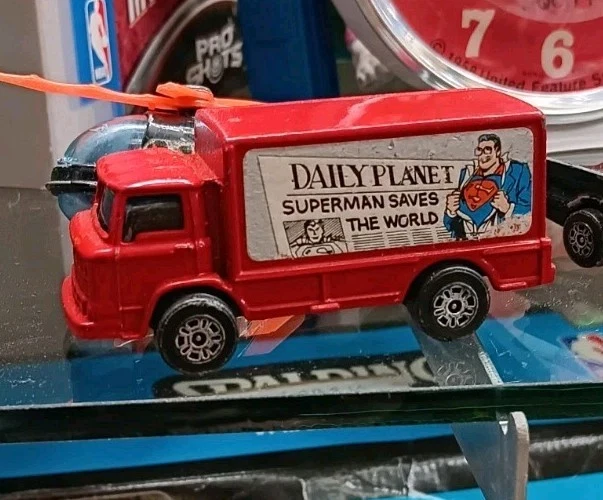 VINTAGE CORGI  TRUCK JUNIORS BRITAIN DAILY PLANET SUPERMAN DIE CASt - Image 2 of 4