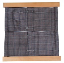 Montessori-Material Verschluß Rahmen mit Sicherheitsnadeln, Verschlüsse üben