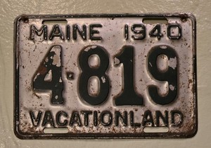 1940 Maine "Vacationland" Shorty Slogan License Plate