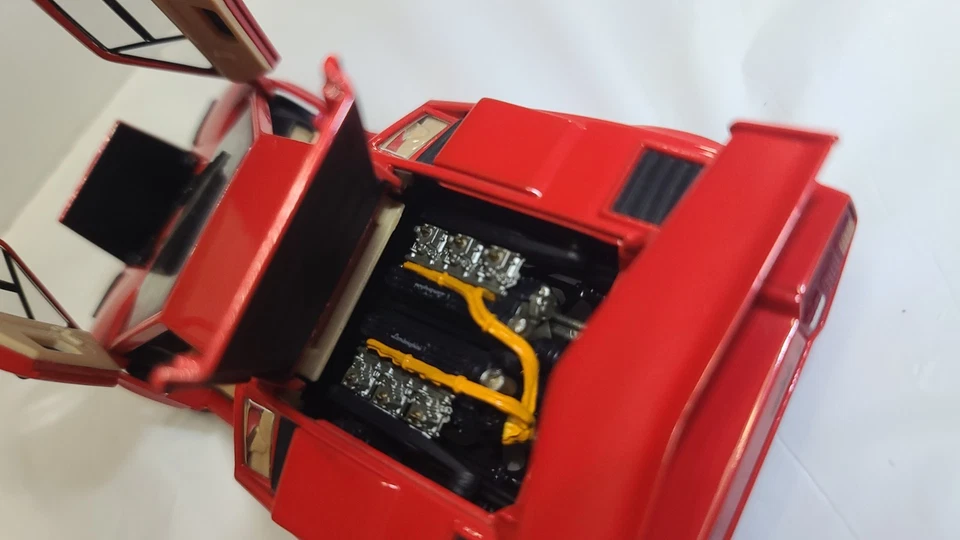 85' Lamborghini Countach 5000 S (масштаб 1:24) литой ограниченный выпуск - Изображение 4 из 4