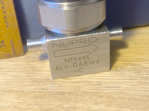 Pneumatic Operated Stainless steel Sealed Air Valve (NUPRO #75444,6LV-DABW4-C) - Picture 2 of 3