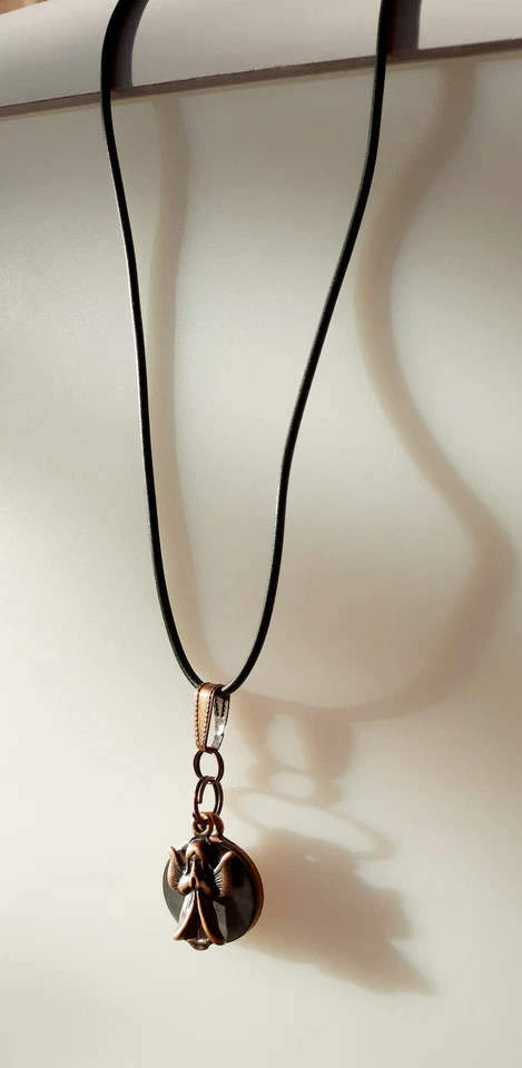 SCHUTZENGEL Anhänger Rund aus Metall, Farbe Altkupfer mit Abalone echt Perlmutt - Bild 2 von 4