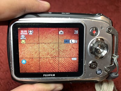 Fujifilm FinePix XP100 Waterproof Digital Camera Silver Tested NO