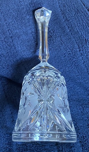 CRYSTAL CUT GLASS PINWHEEL AND STARBURST BELL 7 1/2” TALL - Picture 2 of 5