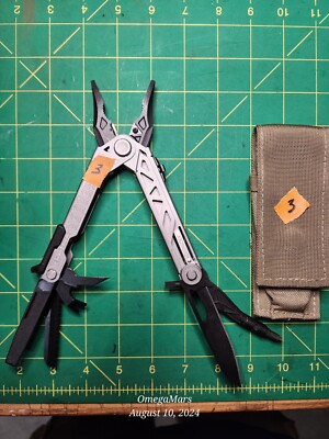 Gerber Center-Drive Multi Tool #O3 W/ Sheathe looks and feels brand new
