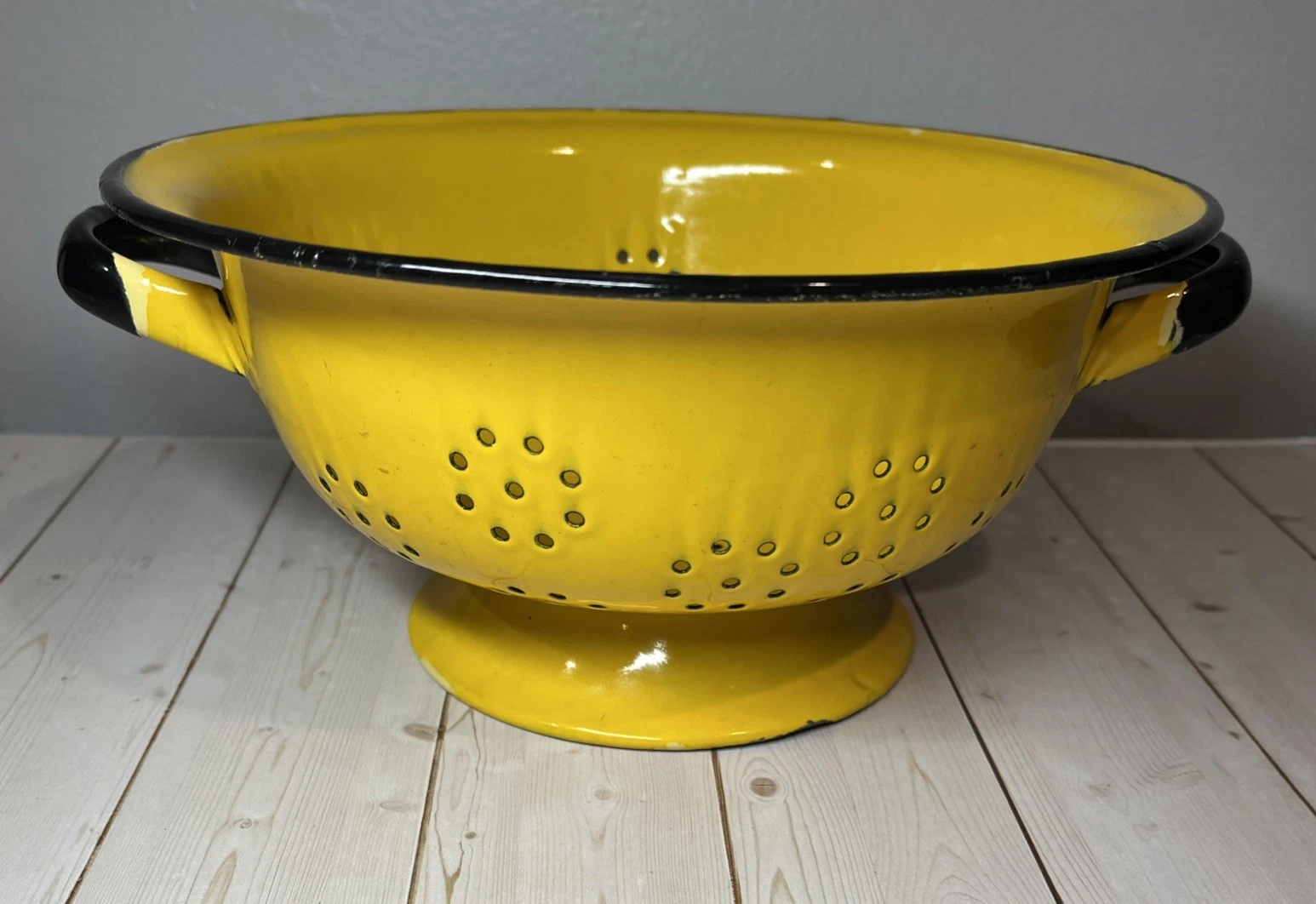 Vintage Huta Silesia Enamelware Colander Strainer Made In Poland Yellow Black
Opens in a new window 