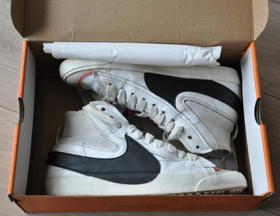 Nike Blazer Mid 77 Jumbo Sneaker, Gr. 42,5 (US 9), weiß schwarz, Schuhe