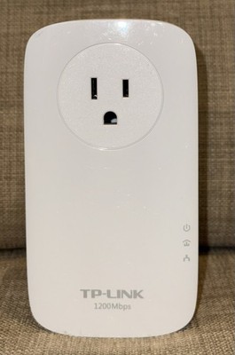 TP-LINK AV1200 Gigabit Passthrough Powerline Adapter TL-PA8010P WiFi