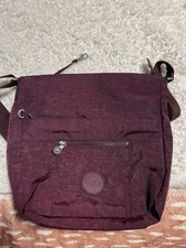 Borsa a tracolla Kipling in nylon con pieghe viola prugna bordeaux borsa a tracolla usata in ottime condizioni