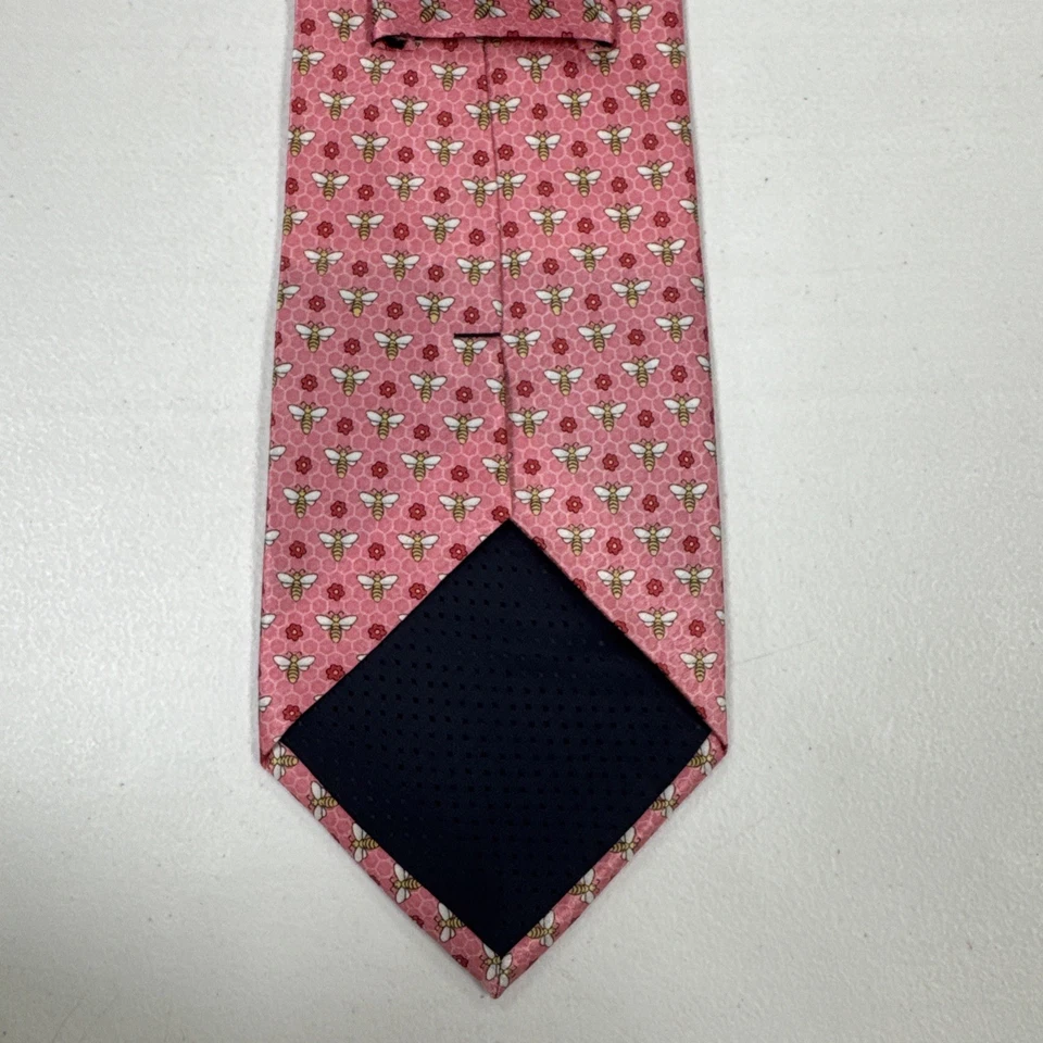 Pierre Cardin Men's Pink Bee Pattern 100% Silk Neck Tie - Image 3 of 4