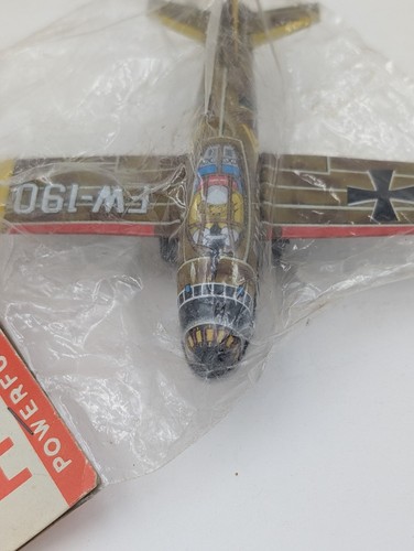 KOYO KINZOKU JAPAN 1960's TIN LITHO FRICTION AIRPLANE LUFTWAFFER FW-190 SEALED - Picture 8 of 14