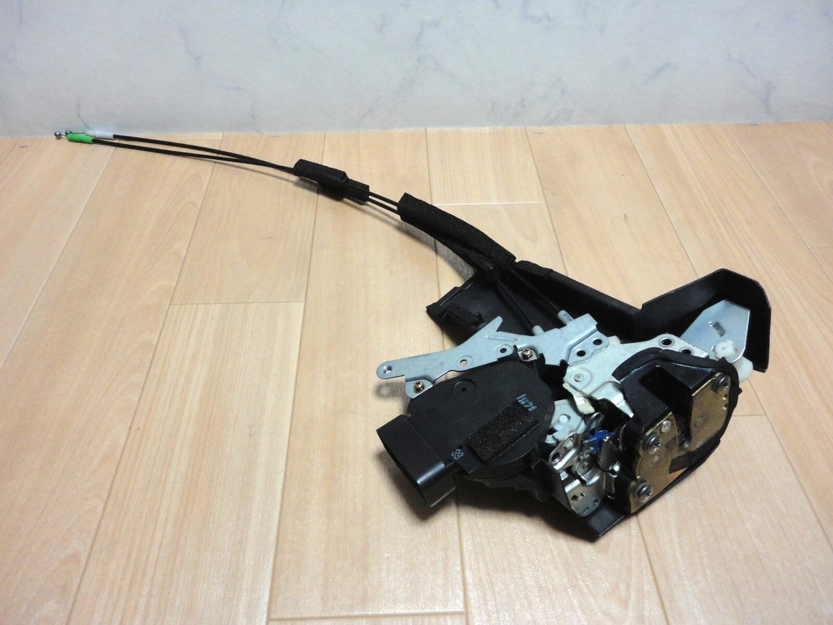 TOYOTA SOARER UZZ40 Genuine Door Latch Lock Actuator Front RH