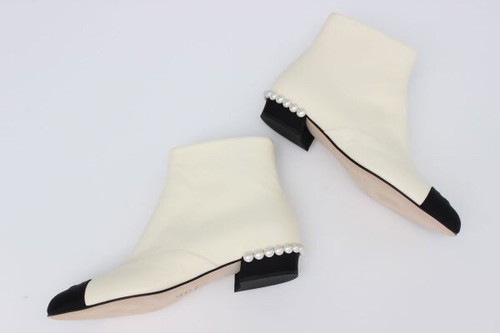 AUT CHANEL PEARL ANKLE BOOTS IVORY & BLACK SZ"39.5"RET$1898 WHAT BERGAIN - Picture 13 of 15