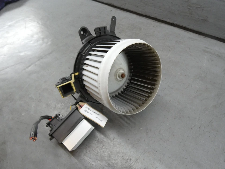 Peugeot Expert Heater Blower Motor & Resistor 1.5HDI 2021 - DENSO - Image 4 of 4